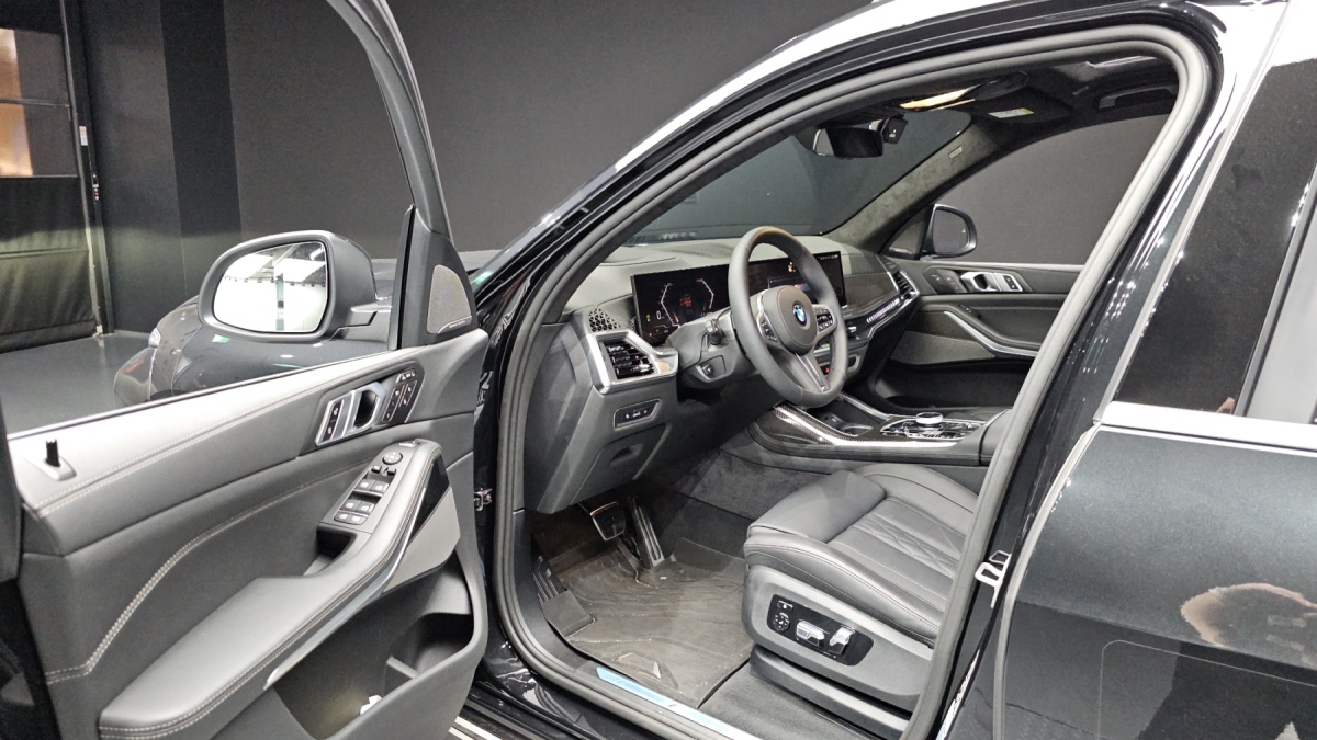 BMW X7, 2025 — фото 9 из 12