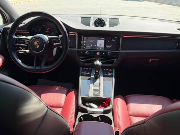 Porsche Macan, 2022 — фото 8 из 9