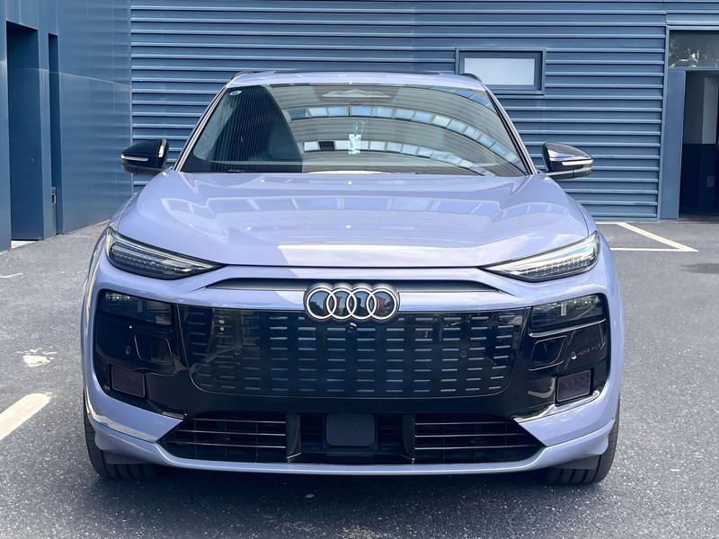 Audi Q6L e-tron, 2025 — фото 2 из 12