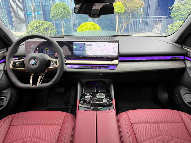 BMW 5 Series, 2025 — фото 6 из 11
