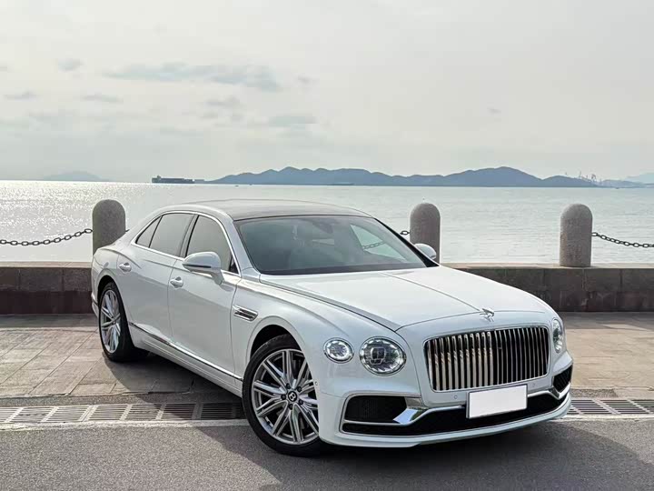 Bentley Flying Spur, 2023 — фото 2 из 5
