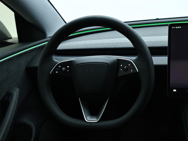 Tesla Model 3, 2025 — фото 9 из 12