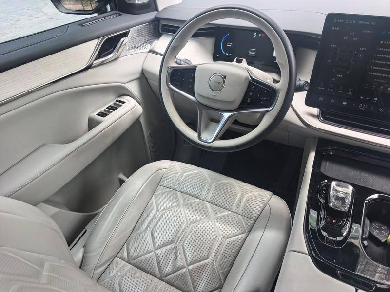 Volvo EM90, 2023 — фото 10 из 12