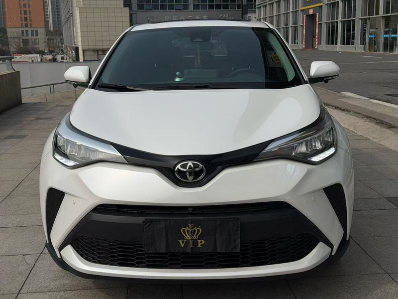 Toyota C-HR, 2022 — фото 2 из 10
