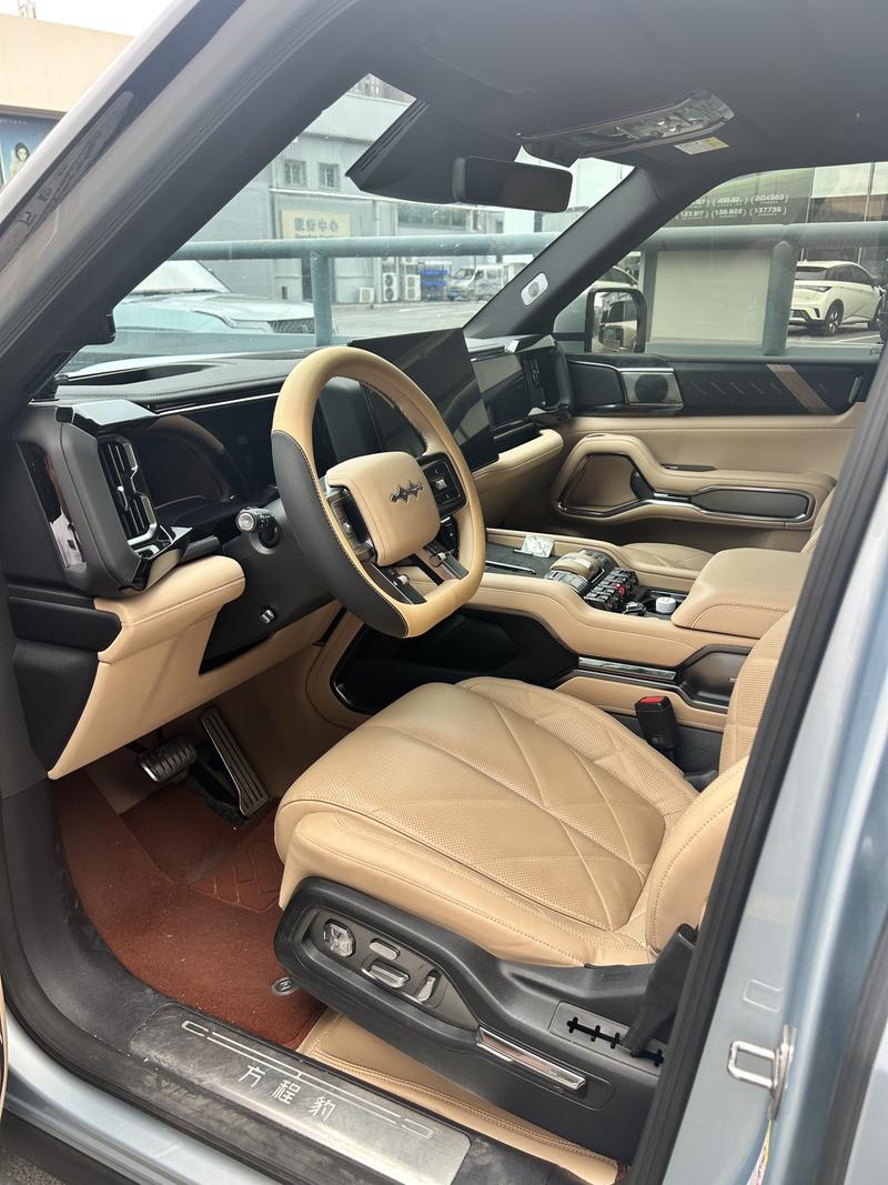 BYD FangChengBao Leopard 8, 2025 — фото 5 из 7