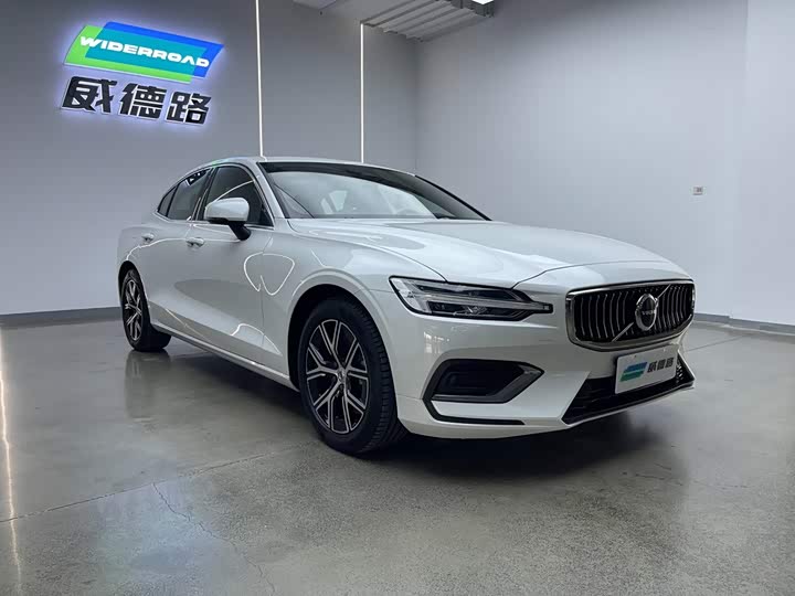 Volvo S60, 2025 — фото 7 из 9