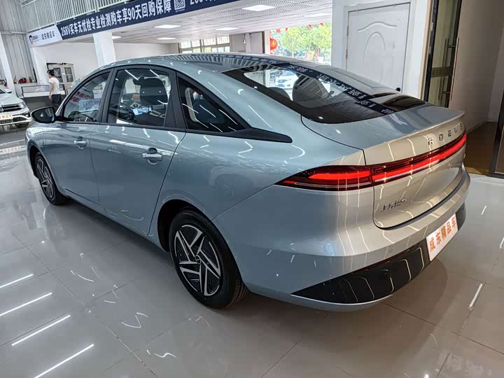 Roewe D6, 2026 — фото 4 из 9