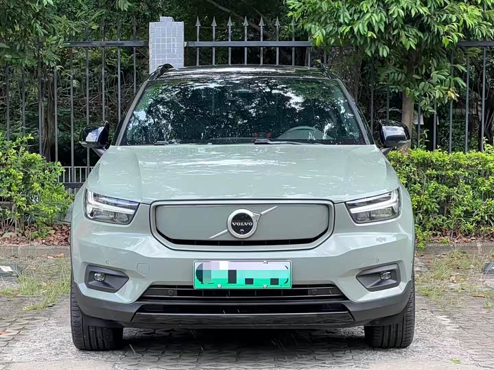 Volvo XC40 EV, 2021 — фото 2 из 9