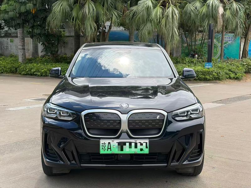 BMW iX3, 2023 — фото 2 из 8