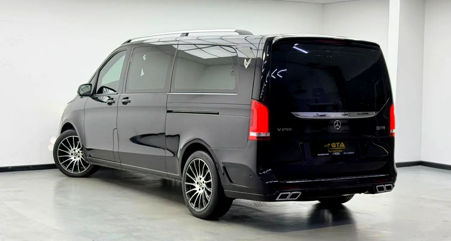 Mercedes-Benz V-Class, 2023 — фото 6 из 10