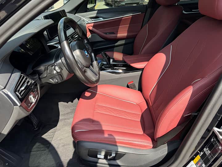 BMW 5 Series Hybrid, 2023 — фото 8 из 9