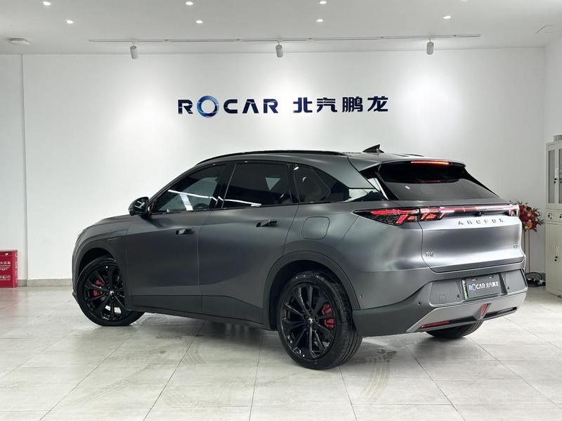 BAIC Arcfox Alpha T5, 2025 — фото 4 из 12