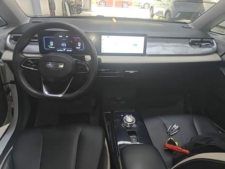 Geely Geometry E Firefly, 2023 — фото 6 из 9