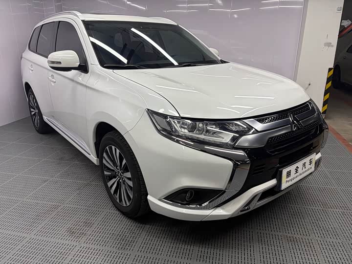 Mitsubishi Outlander, 2021 — фото 3 из 9