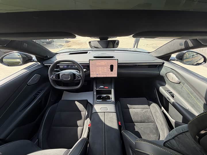 Lynk & Co 30 EM-P Hybrid, 2025 — фото 9 из 9