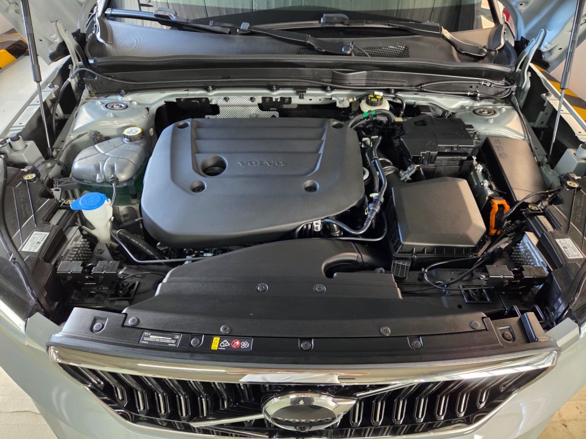 Volvo XC40, 2025 — фото 5 из 12