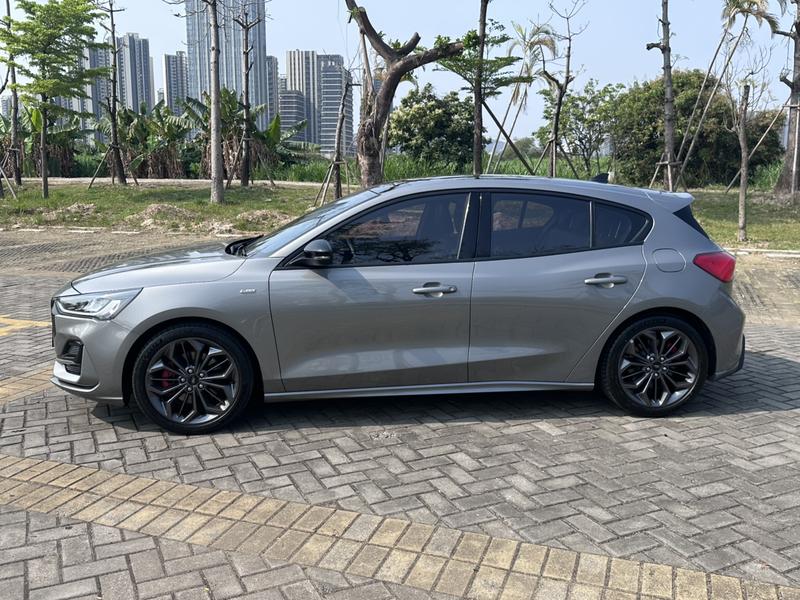 Ford Focus, 2022 — фото 4 из 12