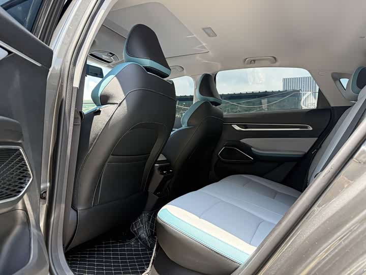 Geely Emgrand, 2023 — фото 5 из 9