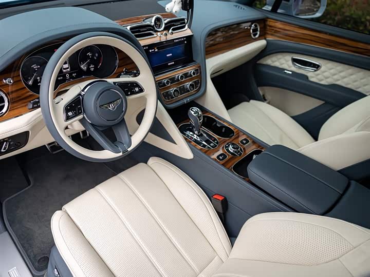 Bentley Bentayga, 2023 — фото 9 из 9