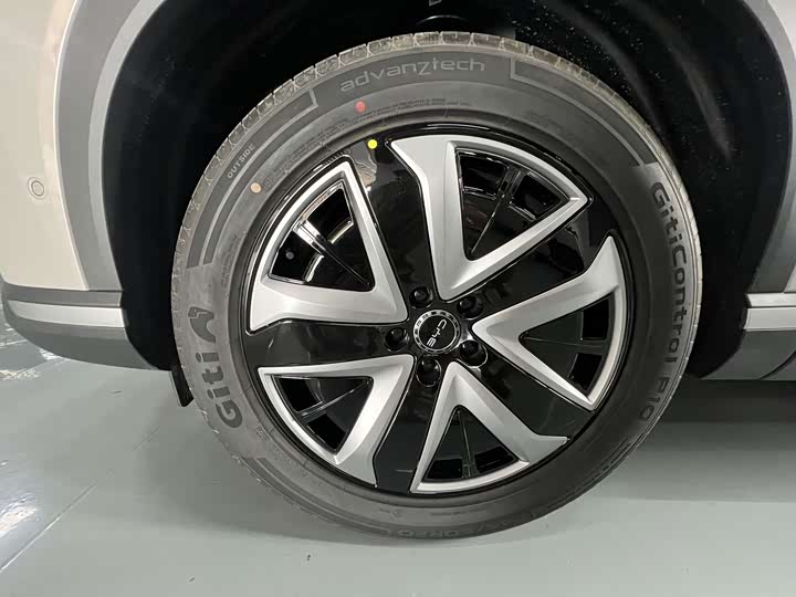 BYD Sea Lion 07 DM-i Hybrid, 2026 — фото 9 из 9