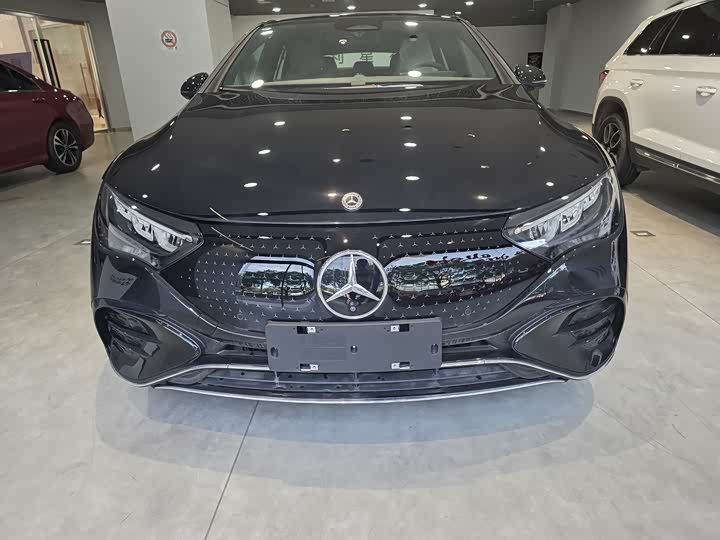 Mercedes-Benz EQE, 2025 — фото 2 из 9