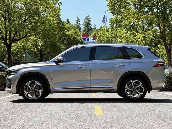 Geely Monjaro, 2024 — фото 8 из 9