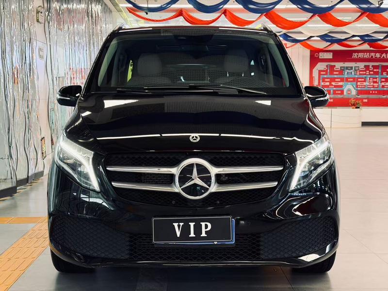 Mercedes-Benz V-Class, 2022 — фото 2 из 8