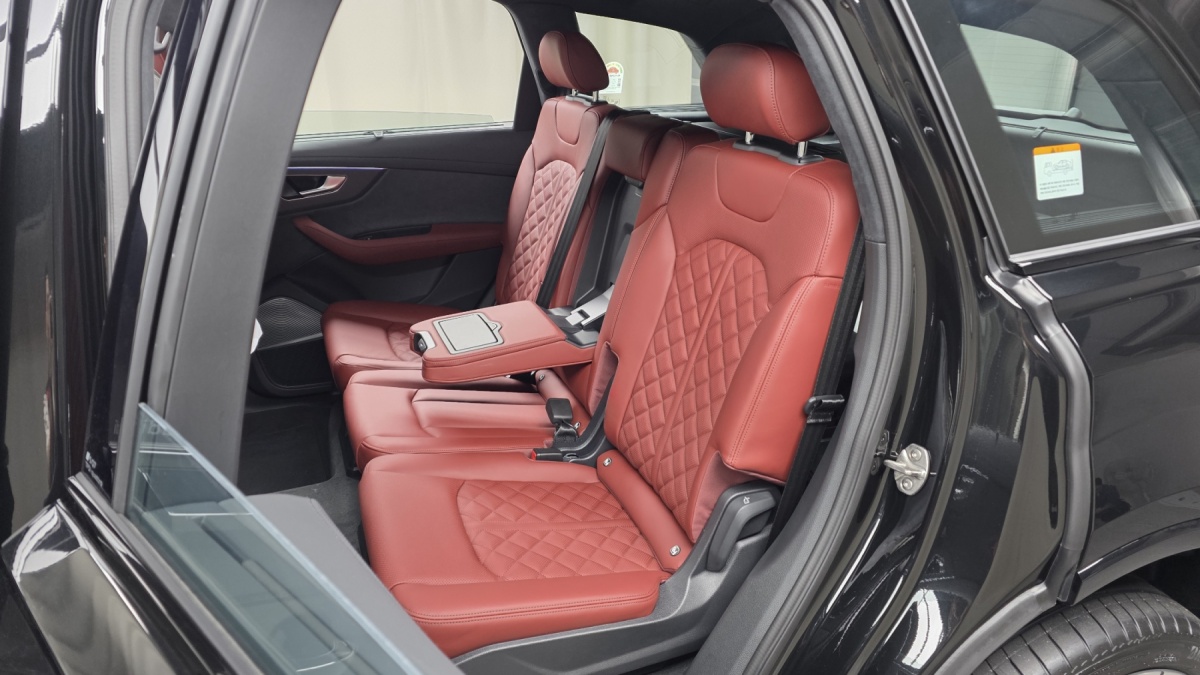 Audi SQ7, 2025 — фото 12 из 12