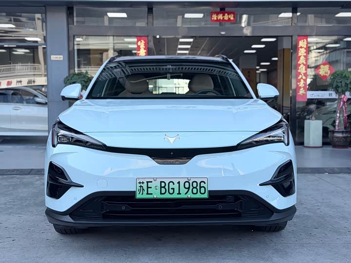BAIC Arcfox Alpha T5, 2024 — фото 2 из 9