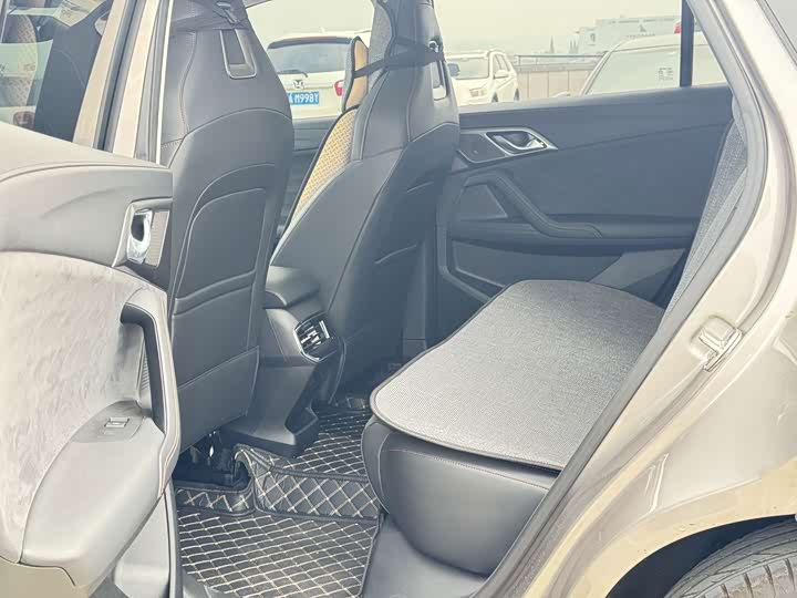 Roewe D5X DMH, 2025 — фото 7 из 9