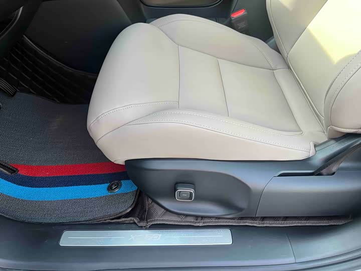 Volvo XC70 Hybrid, 2025 — фото 9 из 9