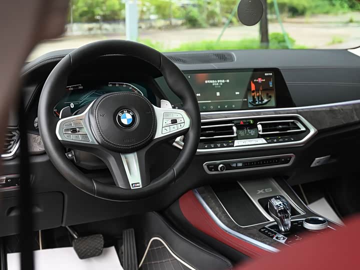 BMW X5, 2022 — фото 7 из 9