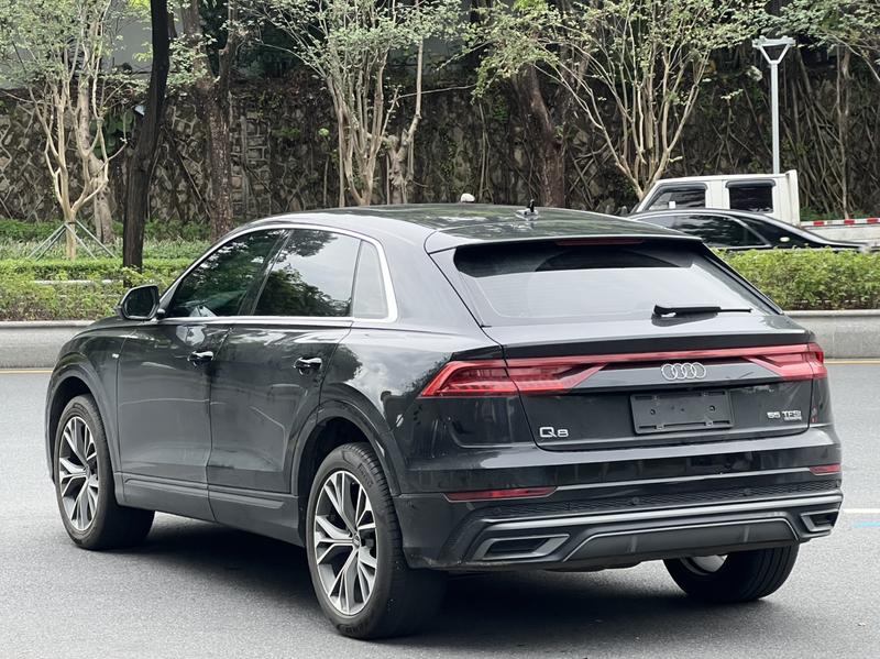 Audi Q8, 2023 — фото 4 из 12