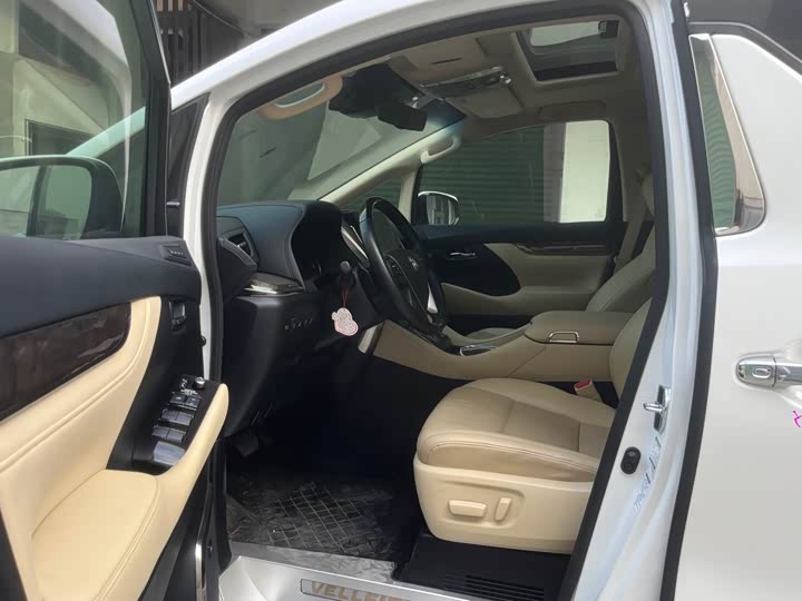 Toyota Vellfire, 2023 — фото 7 из 9