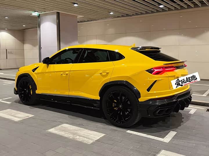 Lamborghini Urus, 2023 — фото 4 из 7