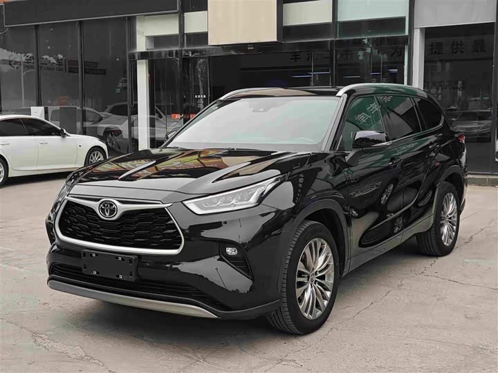 Toyota Highlander, 2022 — купить в Иванове под ключ