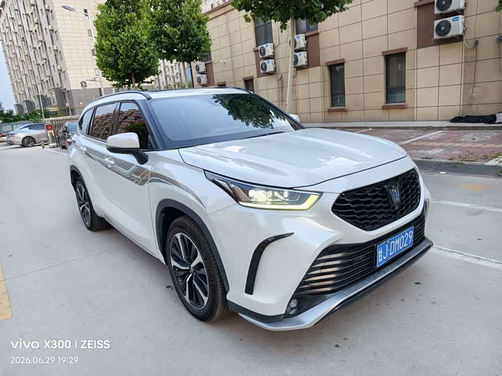 Toyota Crown Kluger, 2022 — фото 3 из 9