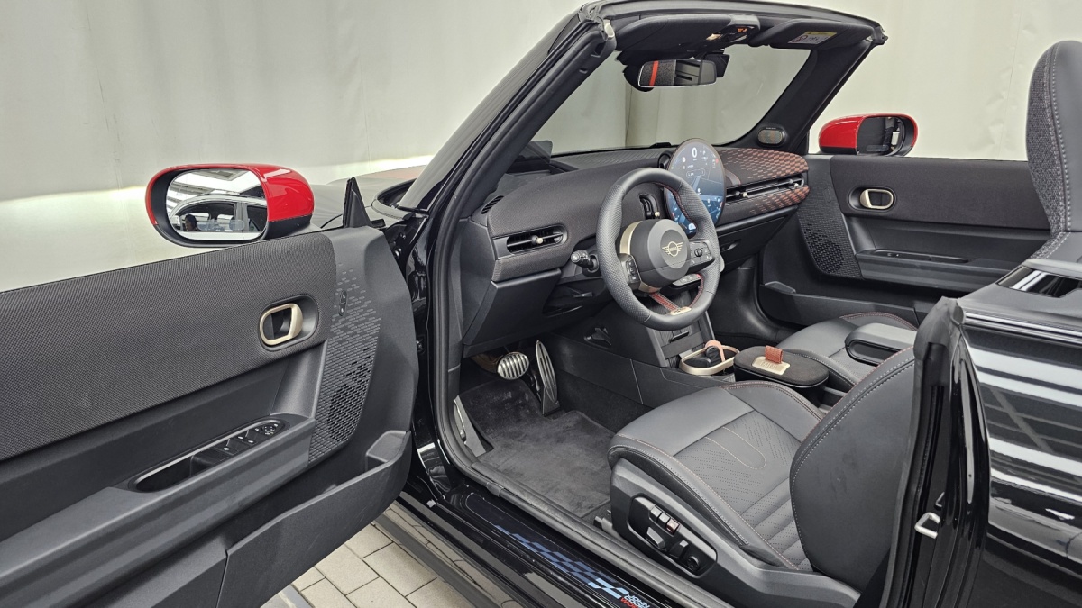 Mini Cooper Convertible, 2025 — фото 9 из 12
