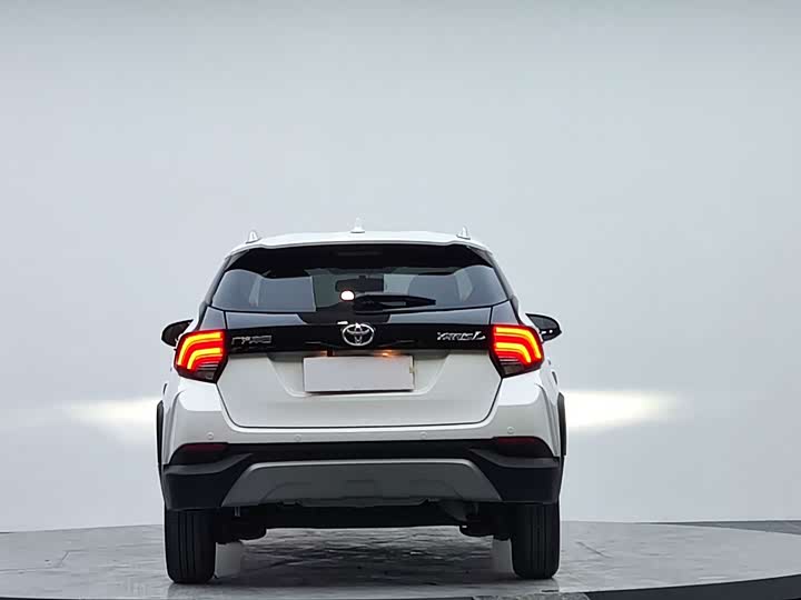 Toyota Yaris L Hatchback, 2022 — фото 4 из 9