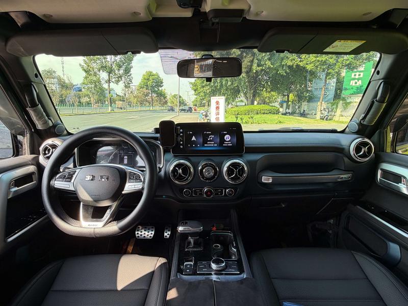 BAIC Beijing BJ40, 2025 — фото 6 из 12
