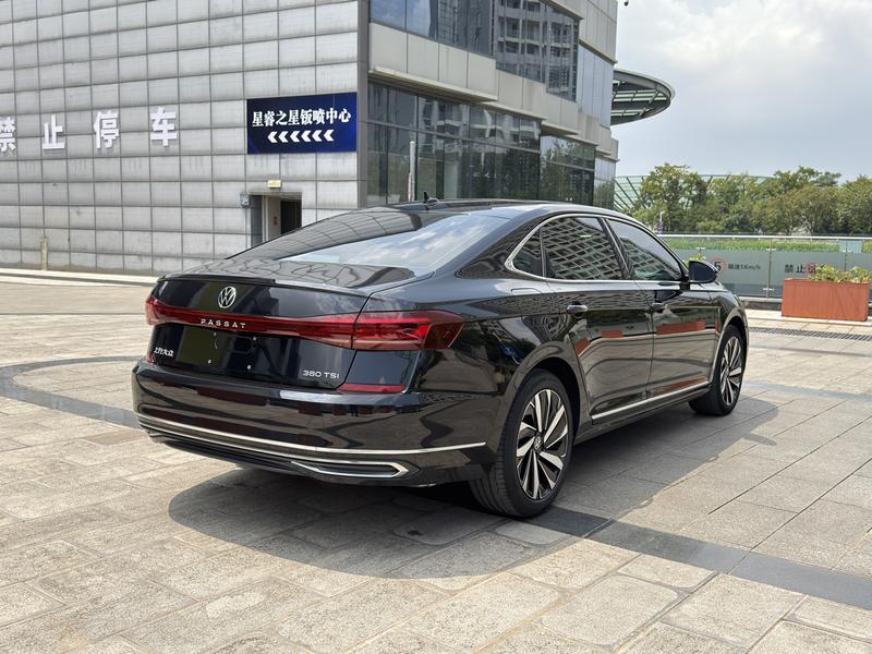 Volkswagen Passat, 2024 — фото 6 из 12