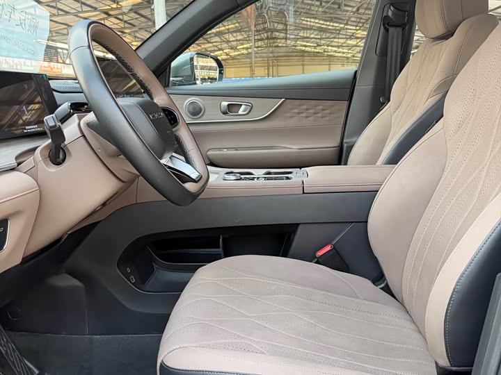 Chery Tiggo 8 Plus, 2024 — фото 8 из 9