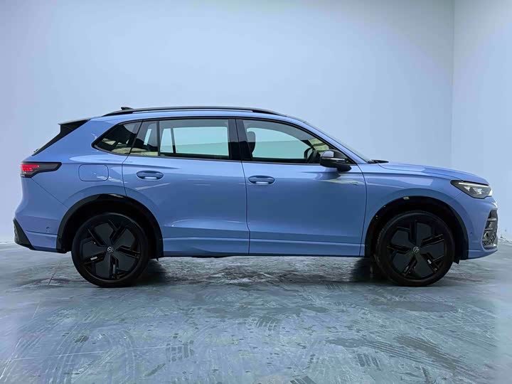 Volkswagen Tiguan L Pro, 2024 — фото 8 из 9