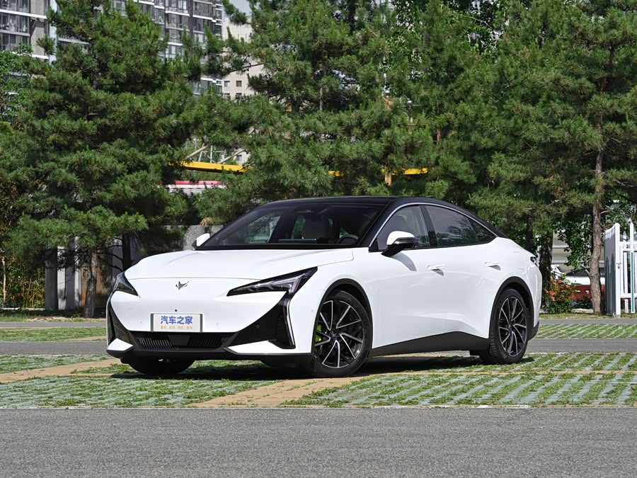 BAIC Arcfox Alpha S5, 2026 — купить в Нижнем Новгороде под ключ