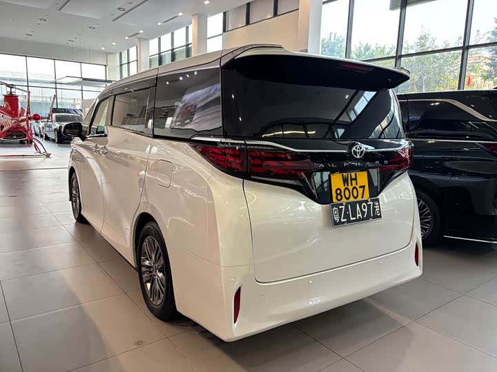 Toyota Alphard, 2025 — фото 4 из 10
