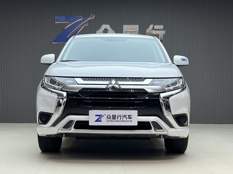 Mitsubishi Outlander, 2023 — фото 2 из 12