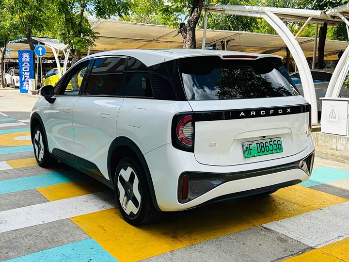 BAIC Arcfox Kaola S, 2025 — фото 5 из 9