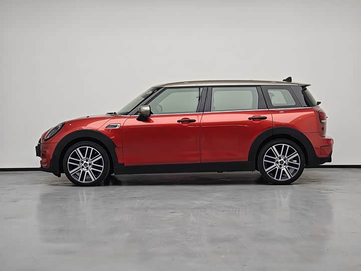 Mini Clubman, 2023 — фото 9 из 9