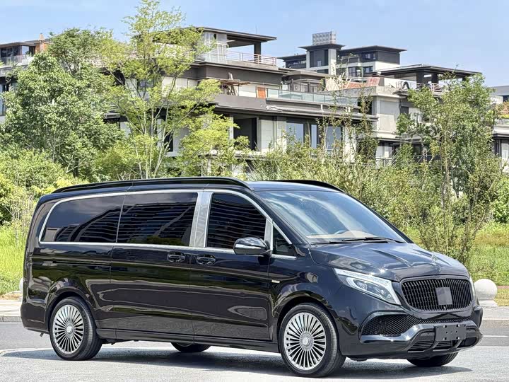 Mercedes-Benz V-Class, 2022 — фото 2 из 9
