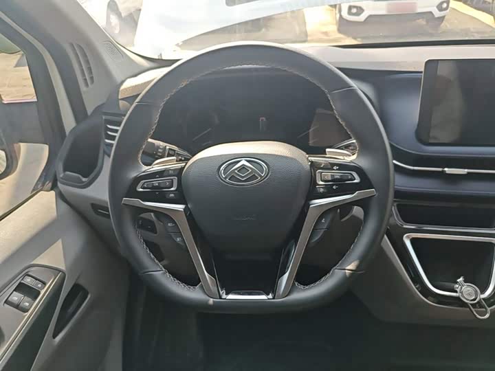 Maxus V90, 2024 — фото 7 из 9